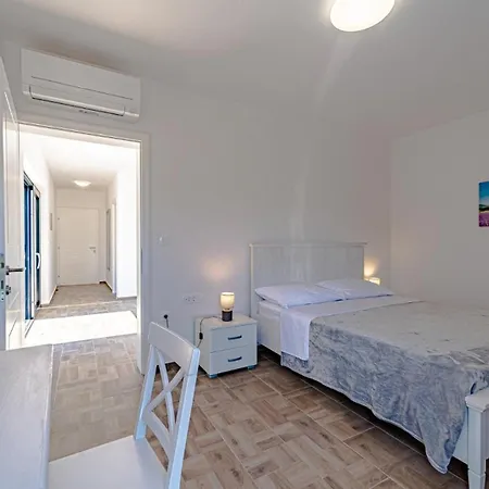 Vila Angela By Guide *