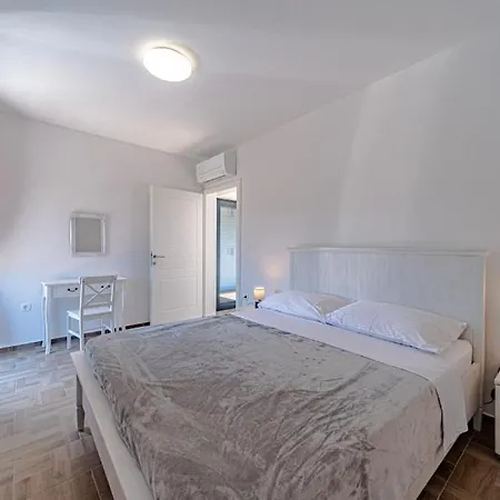 Angela By Guide * Duba Stonska