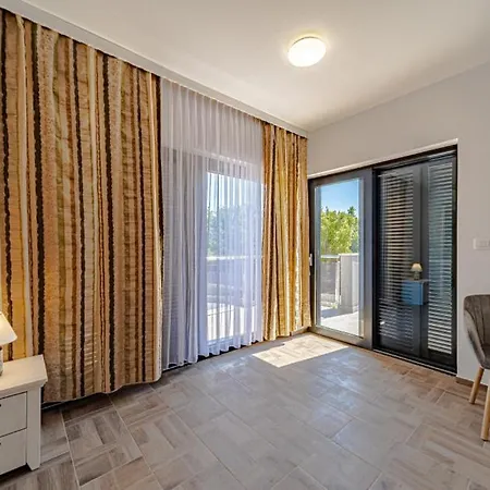 Angela By Guide Villa *