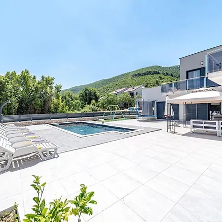 Angela By Guide Duba Stonska