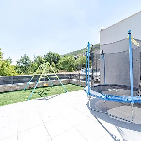 Angela By Guide * Duba Stonska