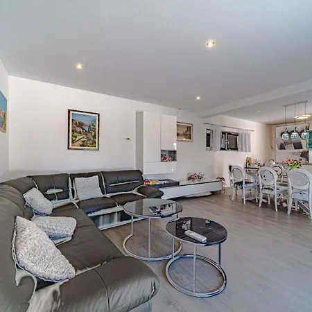 Angela By Guide Duba Stonska