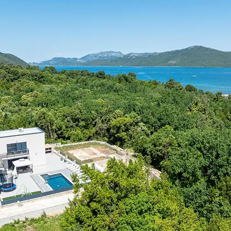 Angela By Guide * Duba Stonska