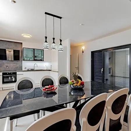 Willa Angela By Guide