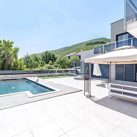 Angela By Guide Willa *