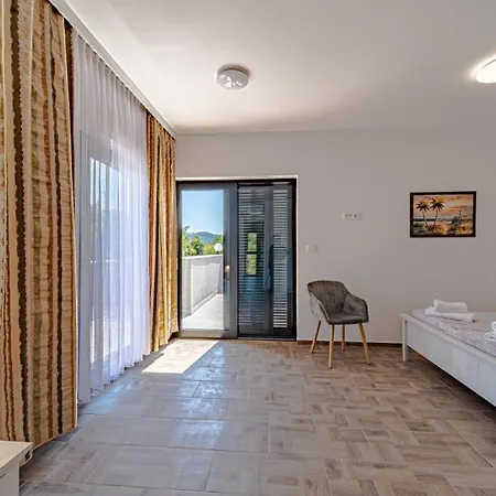 Angela By Guide Willa Duba Stonska