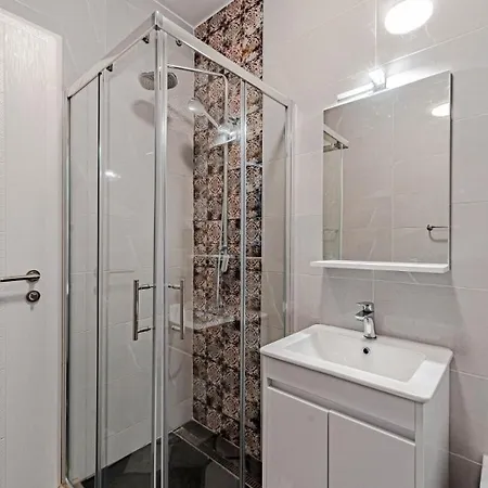 Angela By Guide Willa *