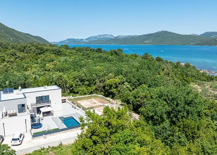 Angela By Guide * Duba Stonska