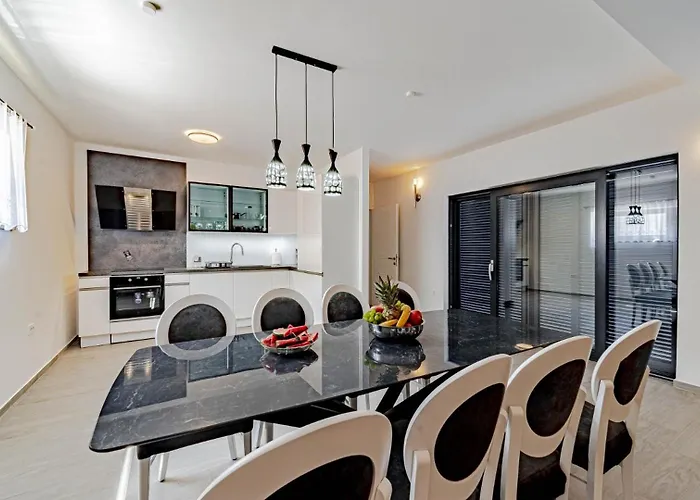 ヴィラ Angela By Guide