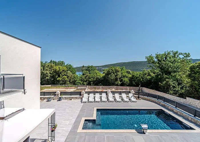 ヴィラ Angela By Guide Duba Stonska